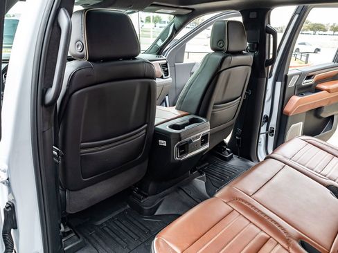 Used 2025 GMC Sierra 2500 Denali Ultimate image 34