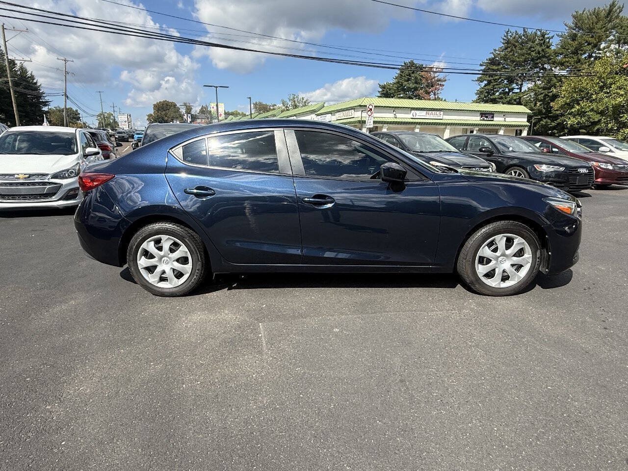 Used 2017 MAZDA MAZDA3 Sport FWD image 12