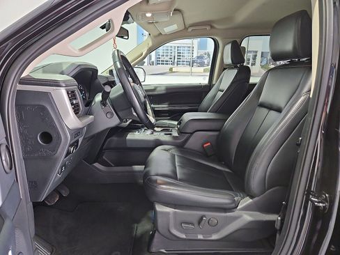 Used 2024 Ford Expedition XLT RWD image 16