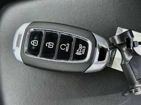 Used 2025 Hyundai Venue SEL FWD image 25