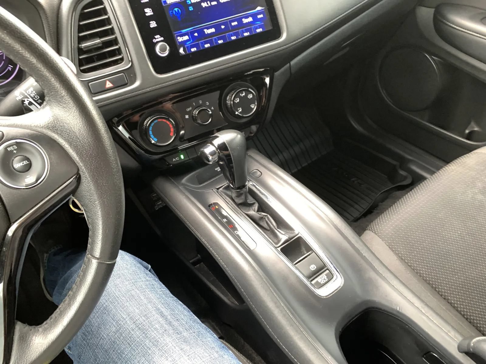 Used 2021 Honda HR-V Sport image 14