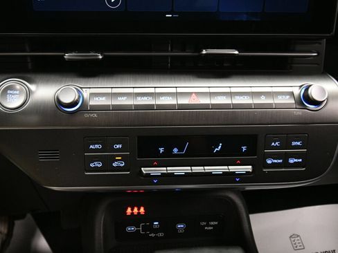 Used 2025 Hyundai Kona SEL FWD image 16