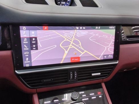 Used 2021 Porsche Cayenne Coupe AWD/4WD image 23