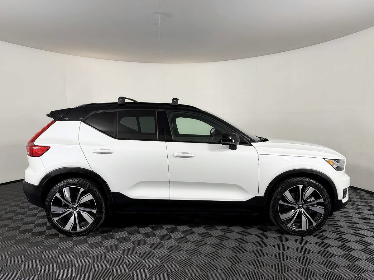 Used 2021 Volvo XC40 P8 Recharge w/ Advanced Package AWD/4WD image 13