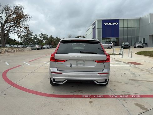 Certified 2025 Volvo XC60 B5 Plus image 5