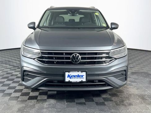 Used 2023 Volkswagen Tiguan SE AWD/4WD image 9