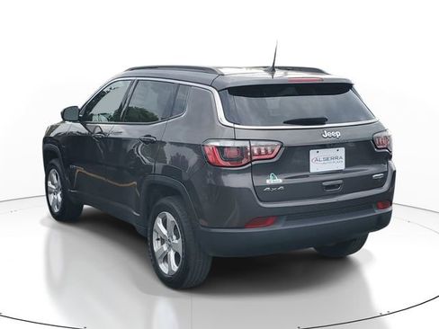 Used 2018 Jeep Compass Latitude w/ Popular Equipment Group AWD/4WD image 3