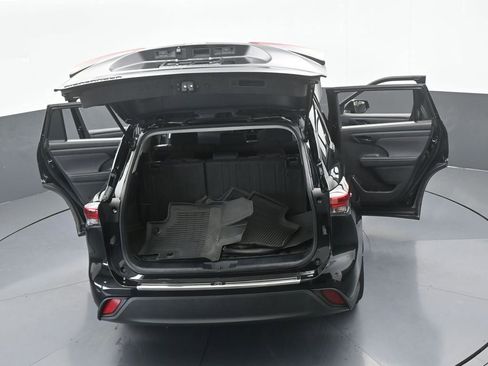 Used 2023 Toyota Highlander L image 62