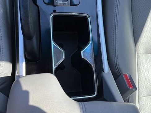 Used 2017 Honda Accord EX-L image 25
