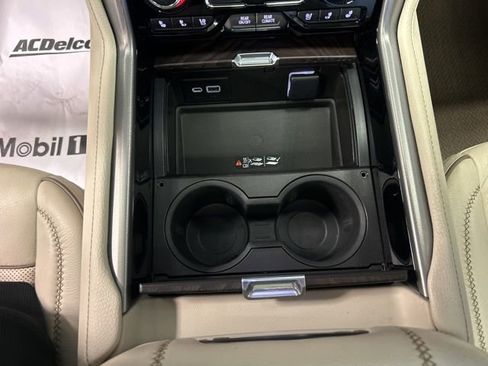 Used 2022 GMC Yukon XL Denali image 20