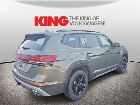 New 2026 Volkswagen Atlas Peak Edition image 4