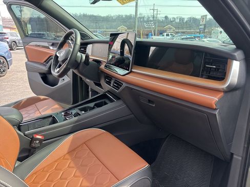 Used 2025 Volkswagen Tiguan SEL R-Line image 53