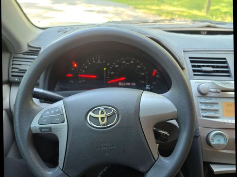 Used 2007 Toyota Camry LE FWD image 3