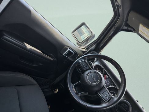 Used 2018 Jeep Wrangler Unlimited Sport S AWD/4WD image 20