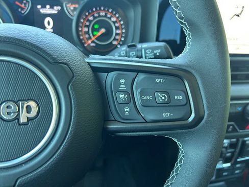 Used 2025 Jeep Wrangler Unlimited Sport AWD/4WD image 33