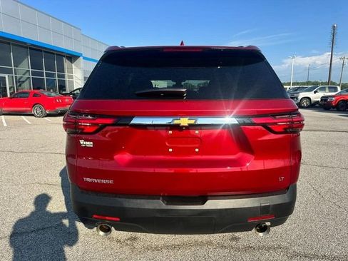 Used 2023 Chevrolet Traverse LT FWD image 4