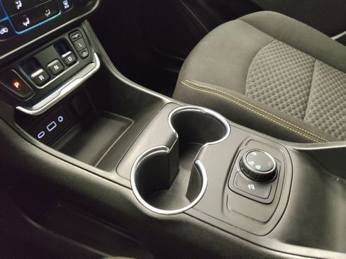 Used 2018 GMC Terrain SLE image 26