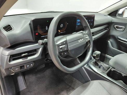 Used 2025 Kia K4 FWD image 26