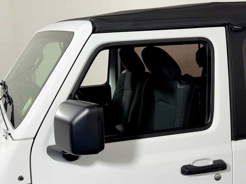 Used 2021 Jeep Wrangler Sport AWD/4WD image 28