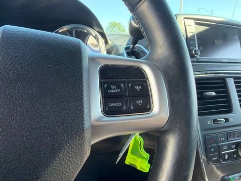 Used 2017 Dodge Grand Caravan GT FWD image 32