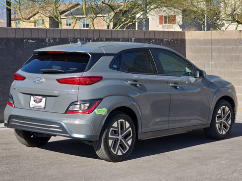 Used 2023 Hyundai Kona SE image 9