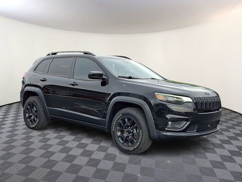 Used 2022 Jeep Cherokee Latitude AWD/4WD image 1