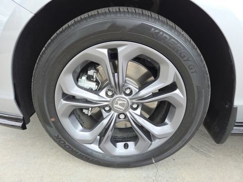 Certified 2025 Honda Accord EX-L image 11