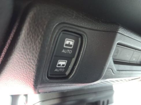 Used 2024 Jeep Wrangler Sport S image 27