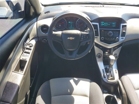 Used 2015 Chevrolet Cruze LS image 14