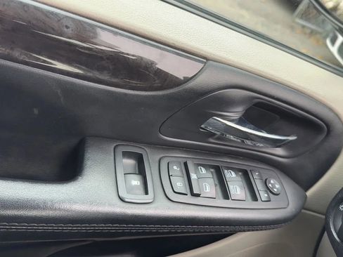 Used 2018 Dodge Grand Caravan SE image 20