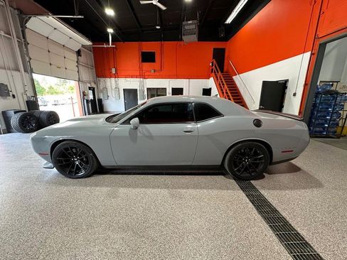 Used 2022 Dodge Challenger R/T w/ Plus Package image 8