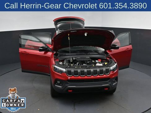 Used 2025 Jeep Compass Trailhawk AWD/4WD image 53