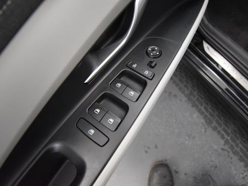 Used 2022 Hyundai Elantra Limited image 13