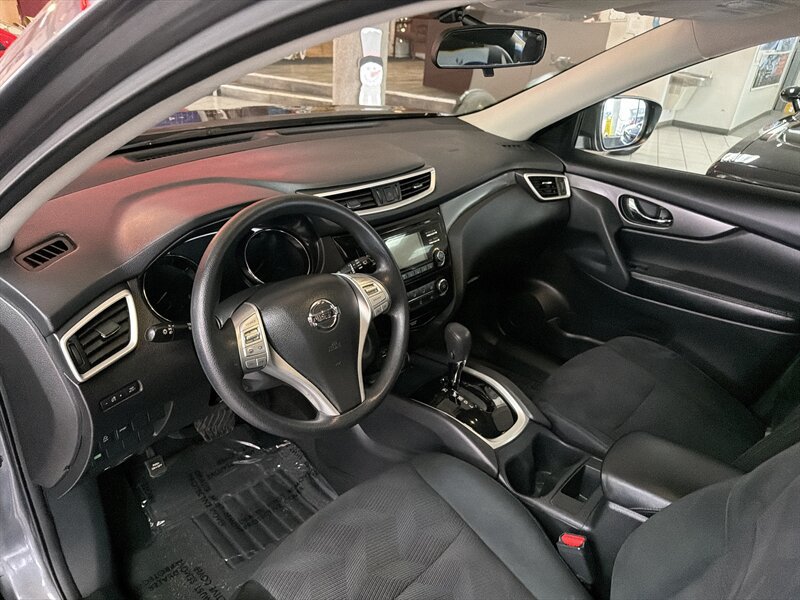 Used 2016 Nissan Rogue S FWD image 11