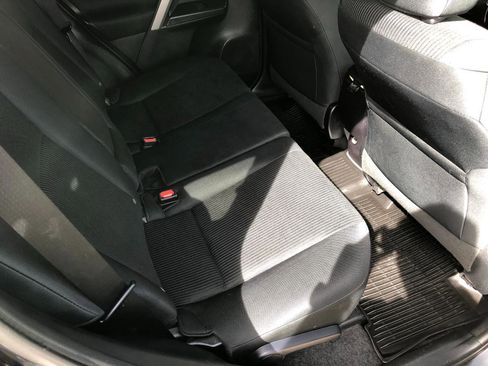 Used 2017 Toyota RAV4 LE image 28