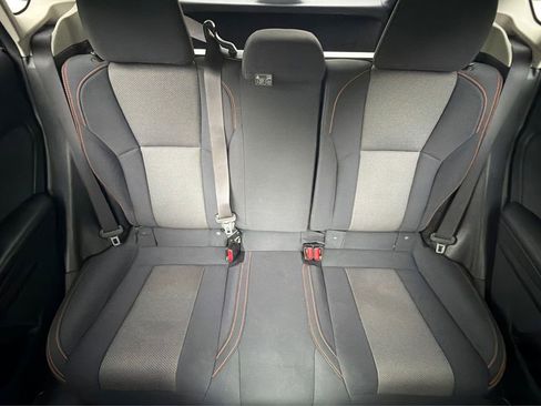 Used 2019 Subaru Crosstrek 2.0i Premium w/ Moonroof Package AWD/4WD image 14