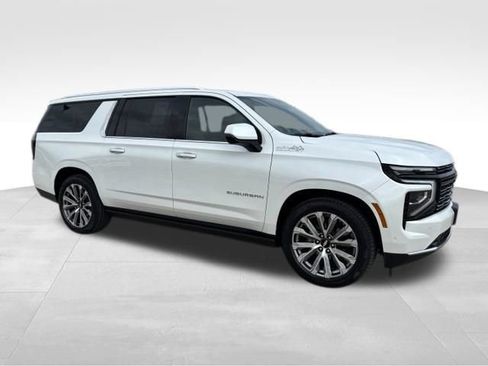 Certified 2025 Chevrolet Suburban High Country AWD/4WD image 7