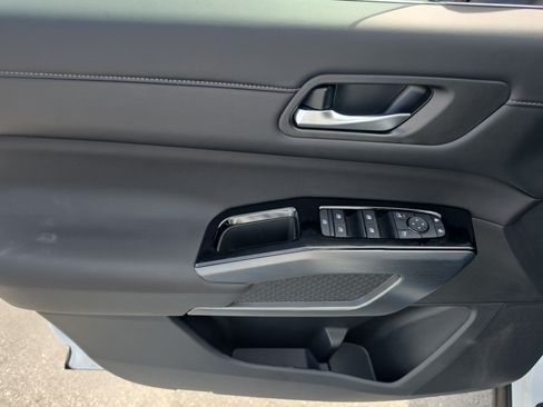New 2026 Nissan Pathfinder SL FWD image 16