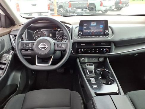 Used 2023 Nissan Rogue S image 16