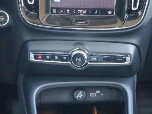 Used 2025 Volvo XC40 B5 Core w/ Protection Package Premier image 15