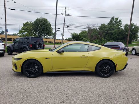 Used 2025 Ford Mustang GT Premium RWD image 8