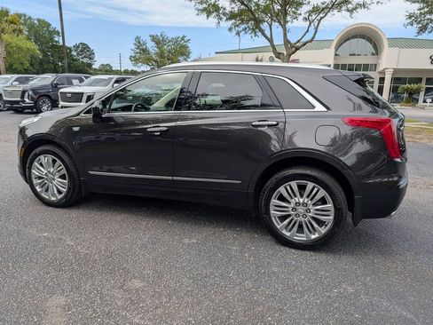Used 2018 Cadillac XT5 Premium Luxury FWD image 2