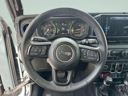 Used 2024 Jeep Wrangler Unlimited Rubicon 4xe AWD/4WD image 32