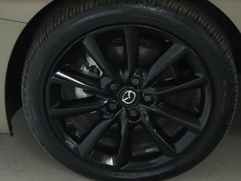 Certified 2025 MAZDA MAZDA3 Carbon image 48