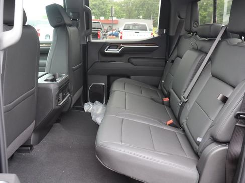 New 2026 Chevrolet Silverado 1500 RST w/ Redline Edition AWD/4WD image 19