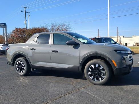 New 2026 Hyundai Santa Cruz SE FWD image 2