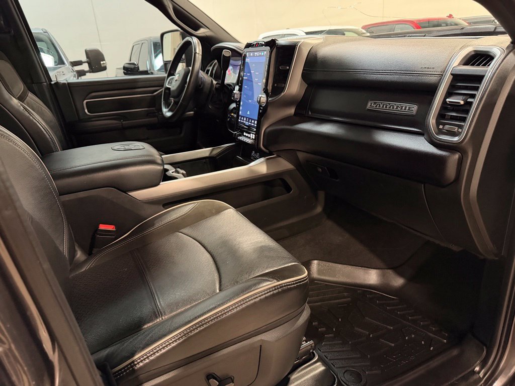 Used 2024 RAM 3500 Laramie w/ Night Edition AWD/4WD image 32