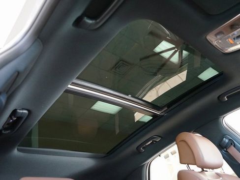 Used 2022 Genesis GV70 2.5T w/ Advanced Package image 10