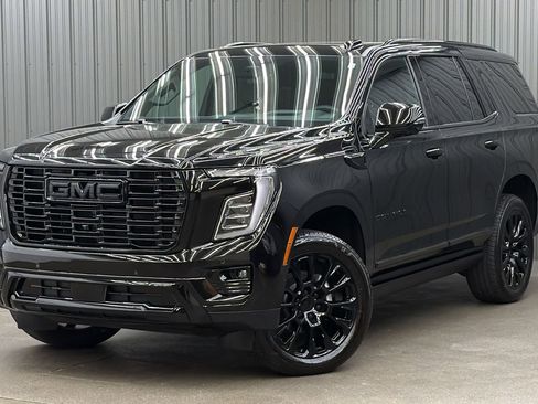 Used 2026 GMC Yukon Denali w/ Denali Reserve Package AWD/4WD image 1