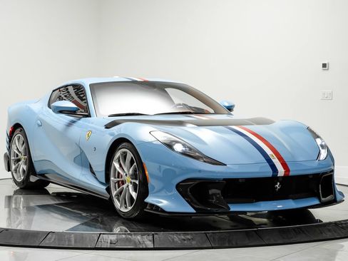 Used 2023 Ferrari 812 Competizione RWD image 3